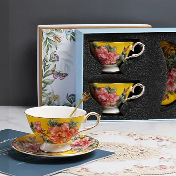 Луксозен чай, керамични чашата за кафе, костюм в британския стил, висококачествен костен порцелан, чаена чаша със златен ръб и чиния с лъжица